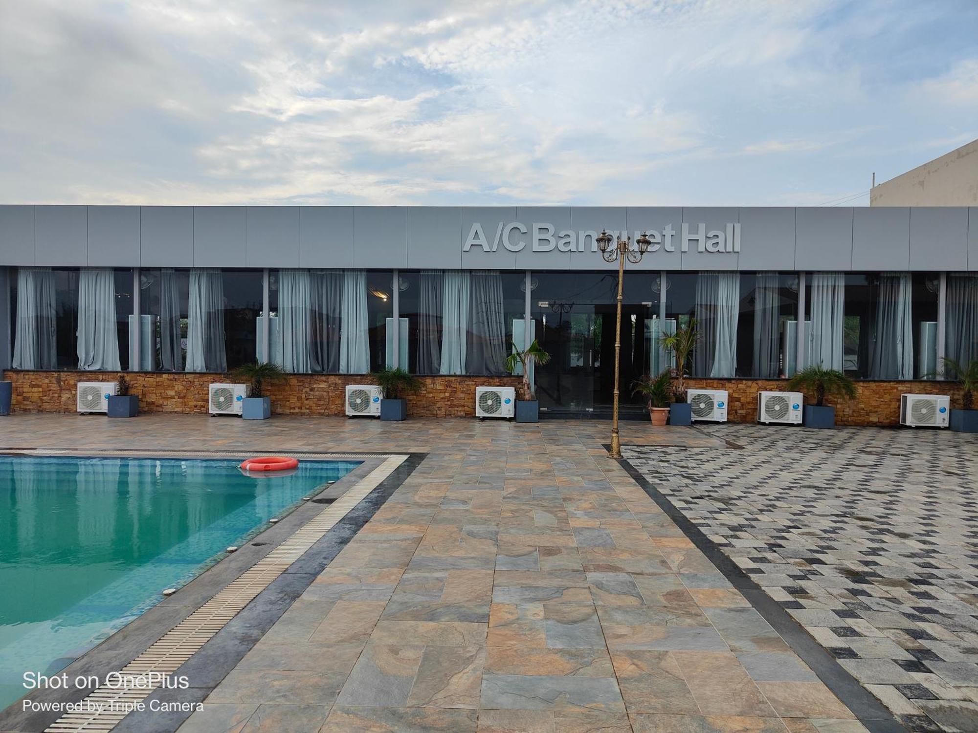 Vss Lawns & Resorts Llp Shahada Exterior foto